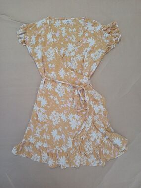 Billabong Mini Wrap Dress Large Yellow Floral Ruffle Hem Feminine Casual